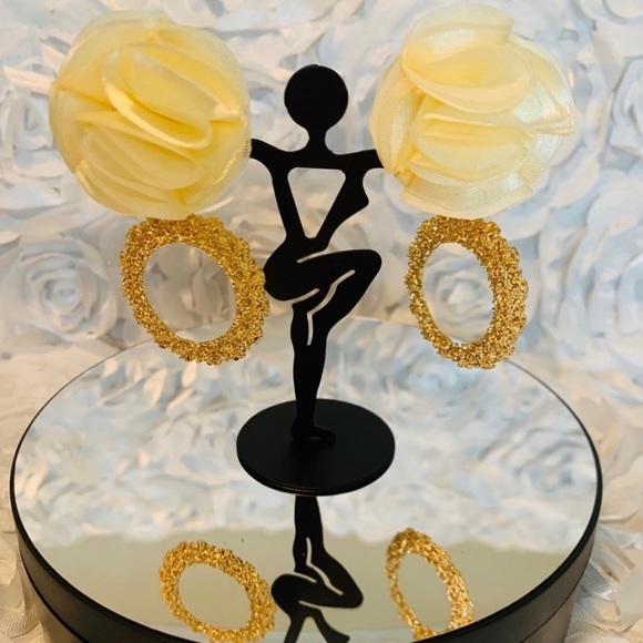 Dangle flower earrings - Picture 6 of 6